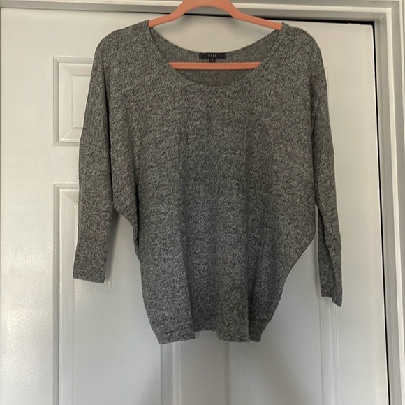 Soft grey sweater - Picture 1 of 2